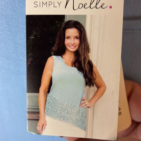 Simply Noelle Asymmetrical Blouse with Sequin Hem NWT - Picture 4 of 6